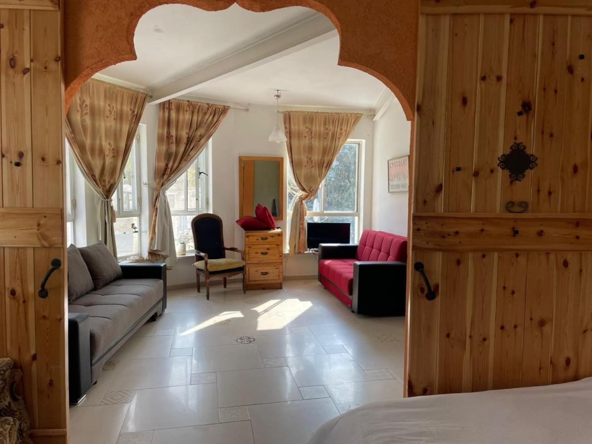 Sweet 'En Kerem View Bed & Breakfast Jerusalem Eksteriør bilde