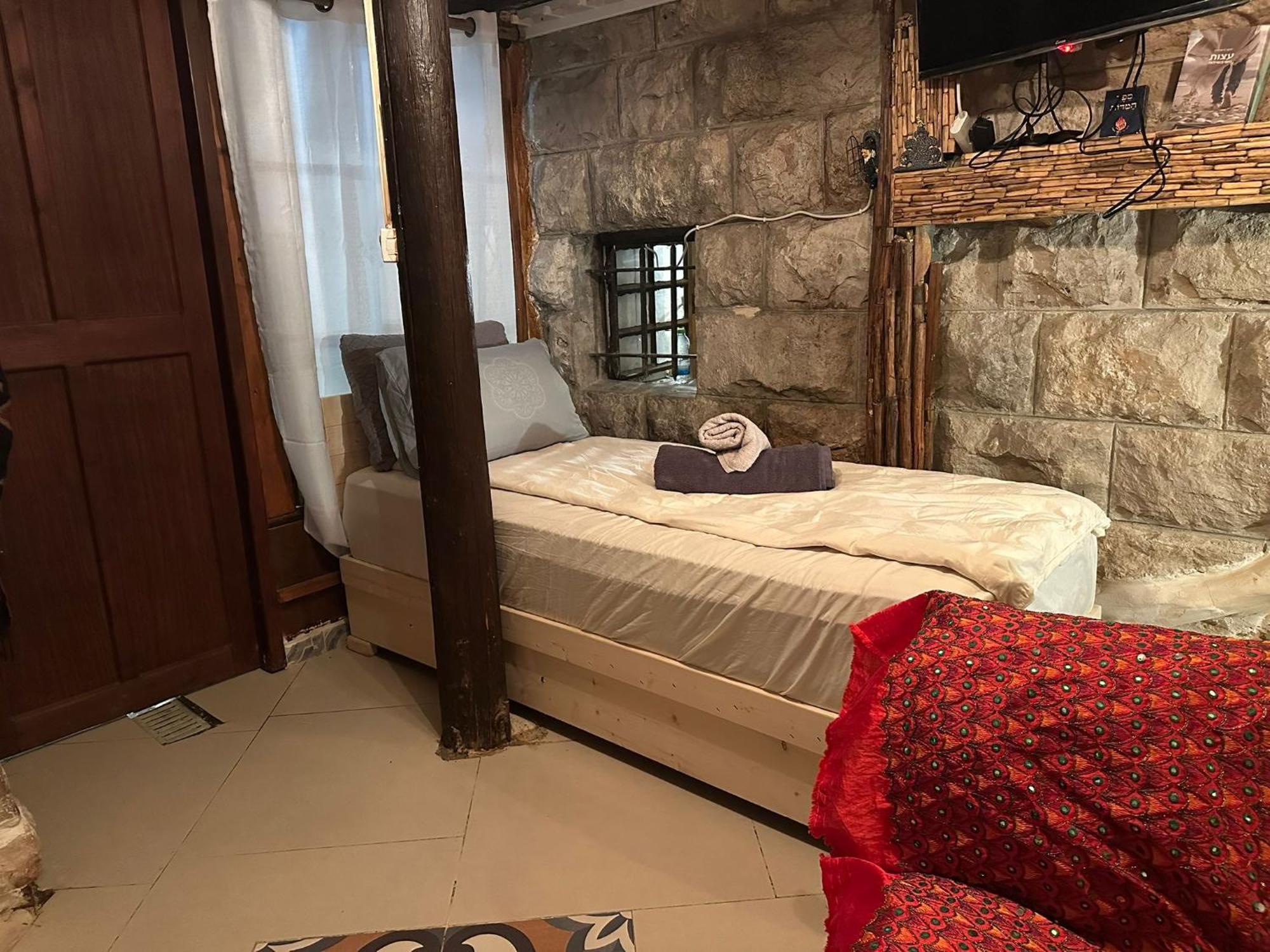 Sweet 'En Kerem View Bed & Breakfast Jerusalem Eksteriør bilde